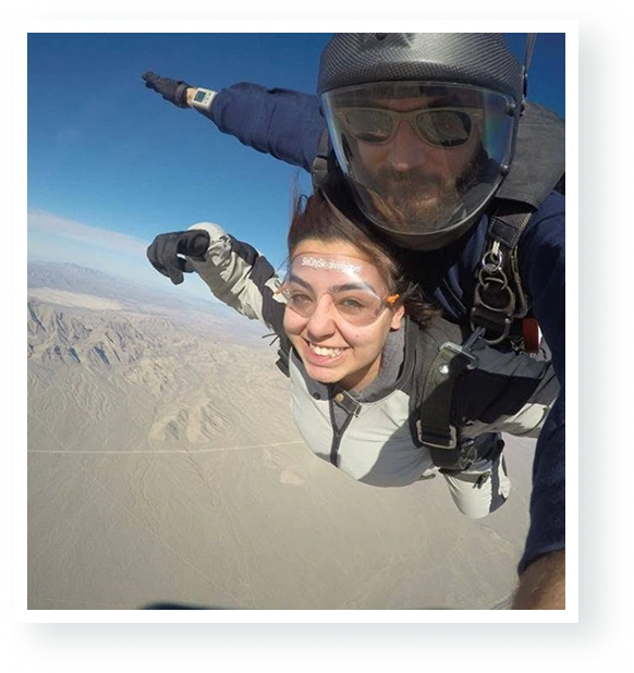 Woman tandem freefall